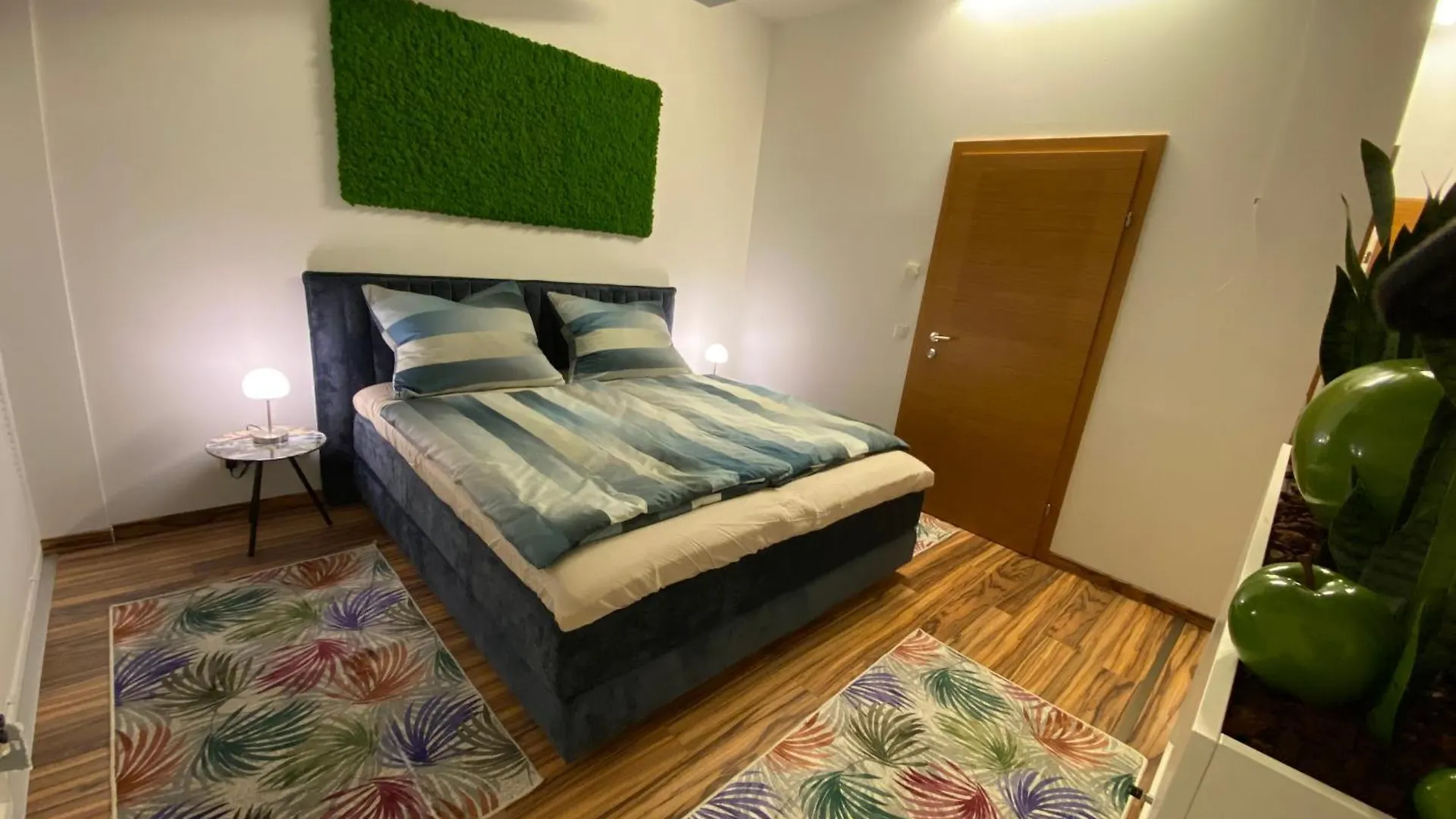 „1. Salzburg Work & Sleep Luxury Apartment“ Fuer Arbeiten & Wohnen ! 0*,