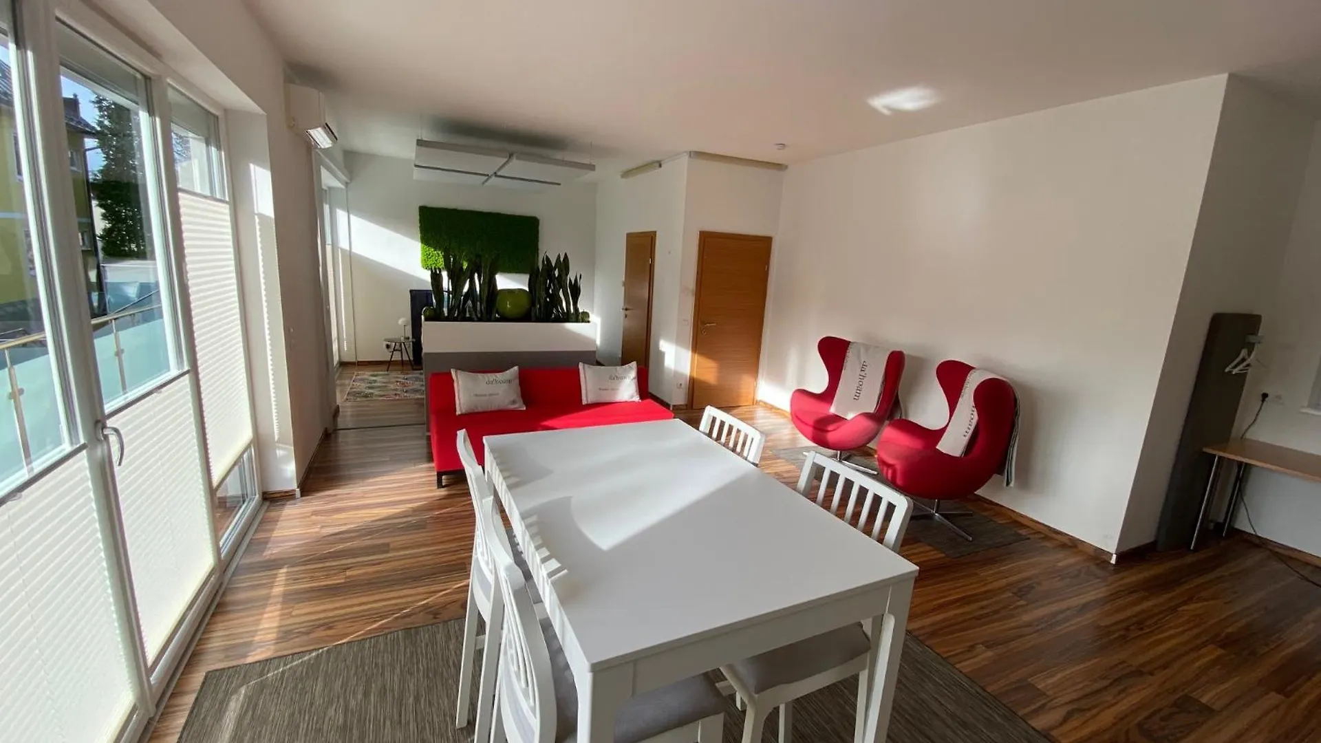 „1. Salzburg Work & Sleep Luxury Apartment“ Fuer Arbeiten & Wohnen ! 0*,